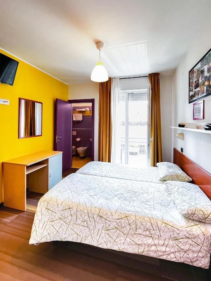 Hotel Morfeo - Young People Hotels (Adults Only) Rimini Ngoại thất bức ảnh
