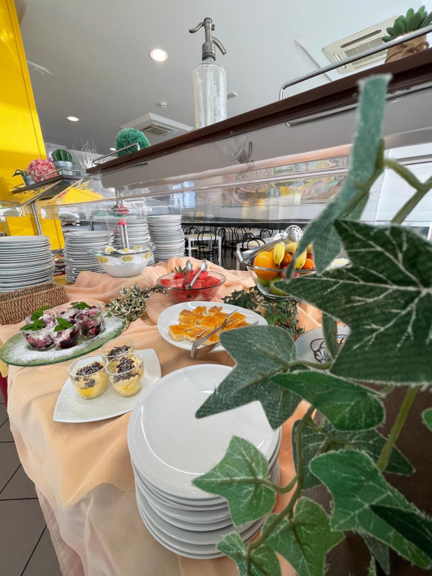 Hotel Morfeo - Young People Hotels (Adults Only) Rimini Ngoại thất bức ảnh